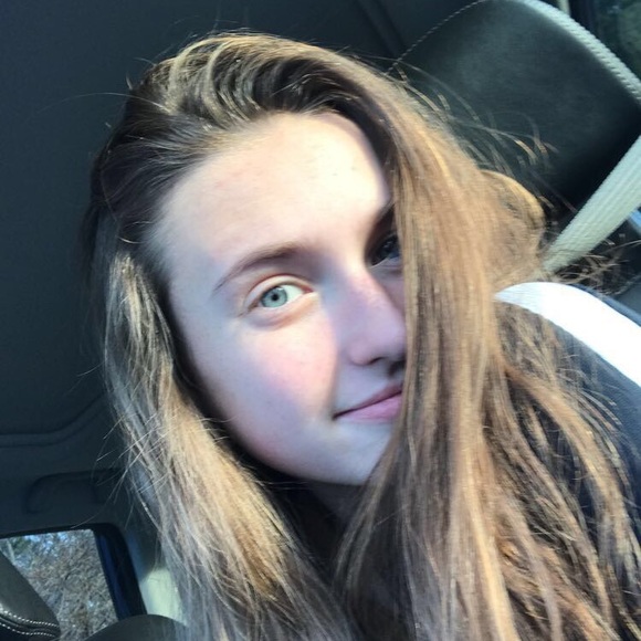 Meet your Posher, Julie - Picture 1 of 1